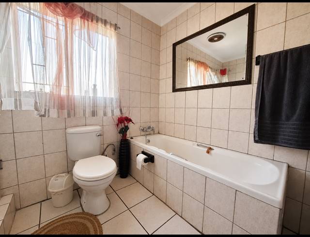 3 BEDROOM HOUSE FOR SALE IN FALCON RIDGE
